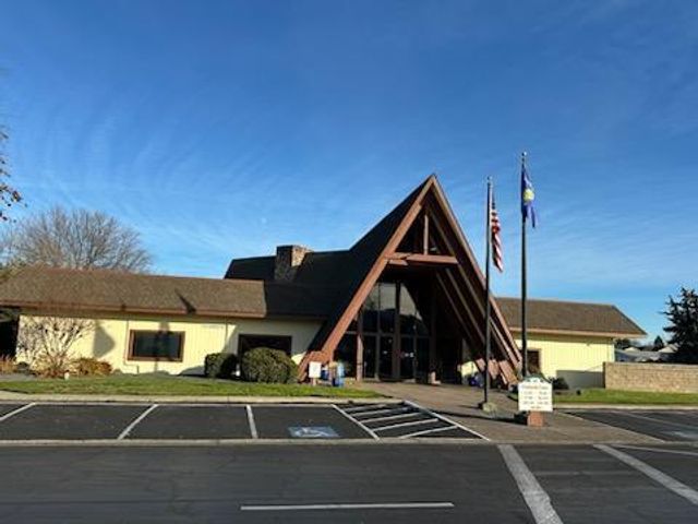 555 Freeman Road 105, Central Point, OR 97502