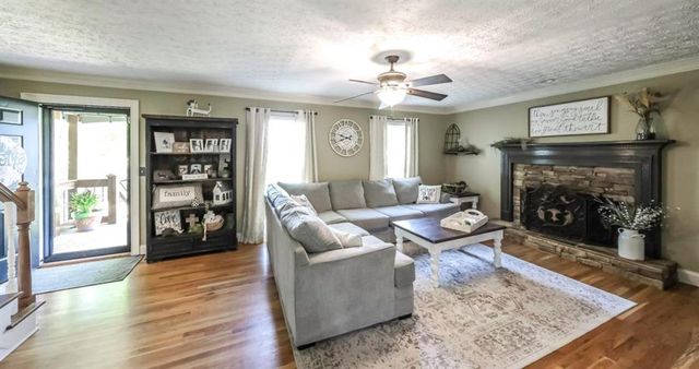 9001 E Carroll Road E, Winston, GA 30187