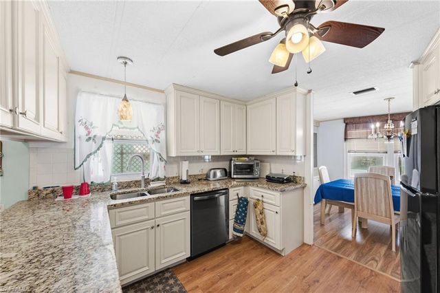 3148 Indian Village LN, North Fort Myers, FL 33917