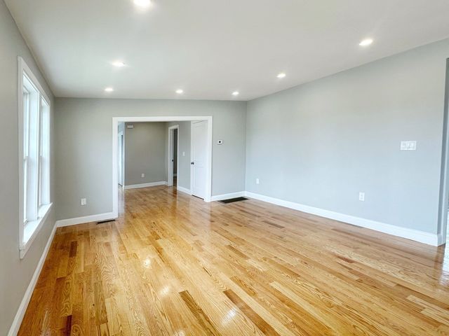 338 Sea St, Quincy, MA 02169