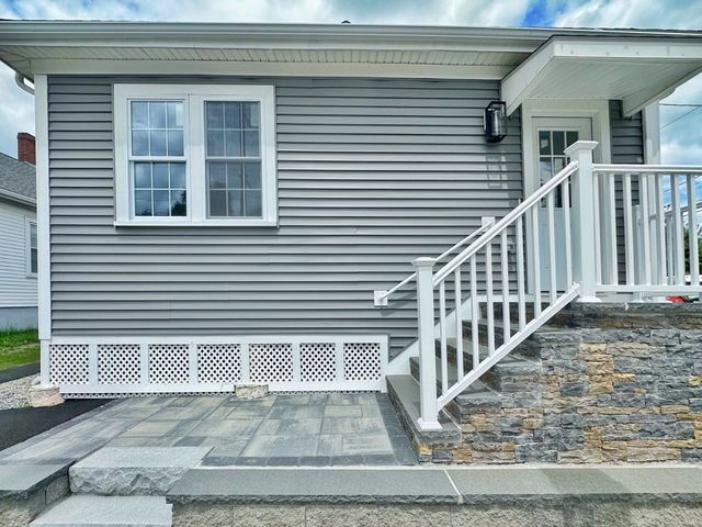 338 Sea St, Quincy, MA 02169