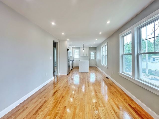 338 Sea St, Quincy, MA 02169