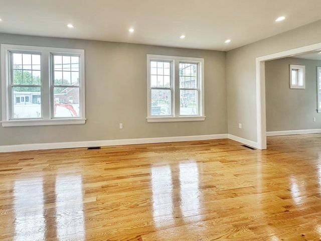 338 Sea St, Quincy, MA 02169