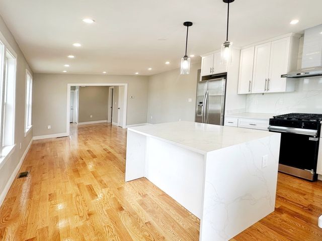 338 Sea St, Quincy, MA 02169