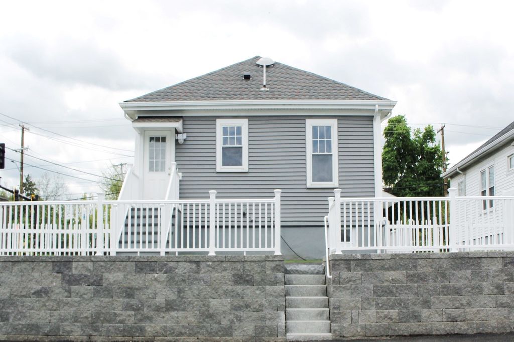 338 Sea St, Quincy, MA 02169