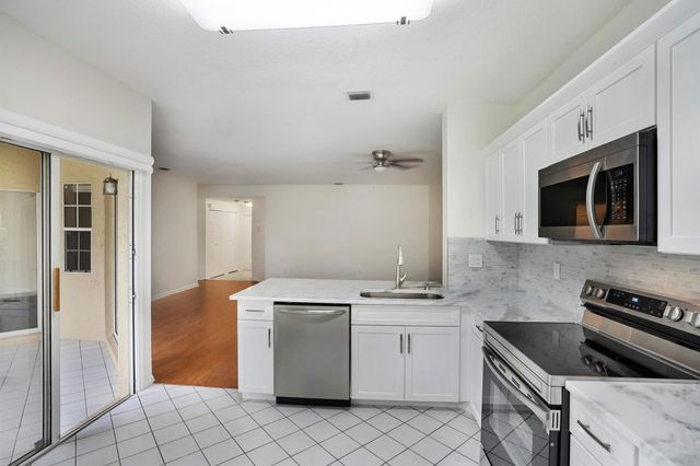 6513 Via Regina, Boca Raton, FL 33433
