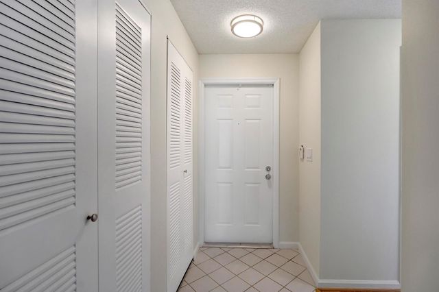 6513 Via Regina, Boca Raton, FL 33433