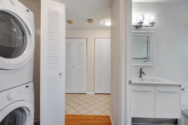 6513 Via Regina, Boca Raton, FL 33433