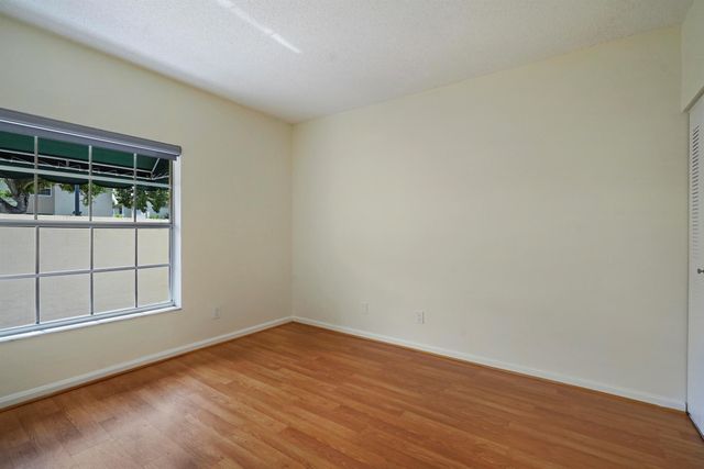 6513 Via Regina, Boca Raton, FL 33433