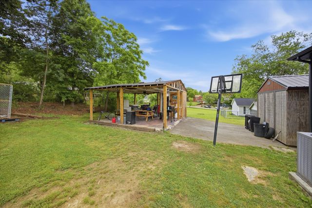 1205 Poole Street, Rossville, GA 30741