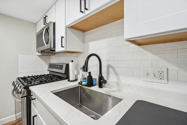 13 Myles Standish Dr 3, Haverhill, MA 01835