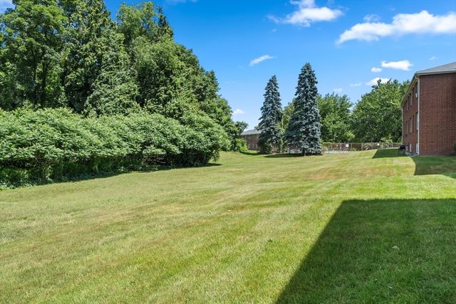 13 Myles Standish Dr 3, Haverhill, MA 01835