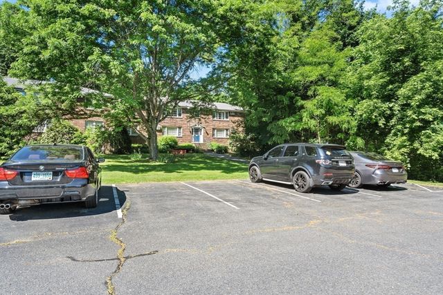 13 Myles Standish Dr 3, Haverhill, MA 01835