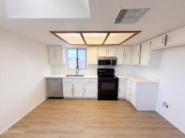 11820 N 66TH Drive, Glendale, AZ 85304