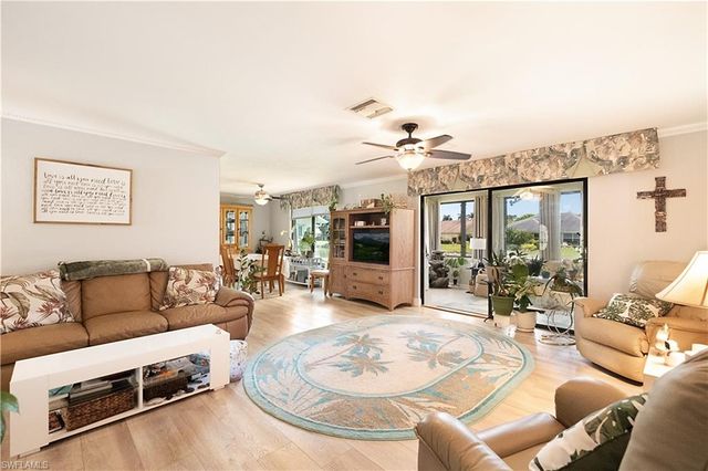 104 Brittany CT, Naples, FL 34112