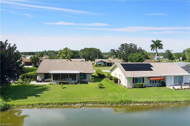 104 Brittany CT, Naples, FL 34112