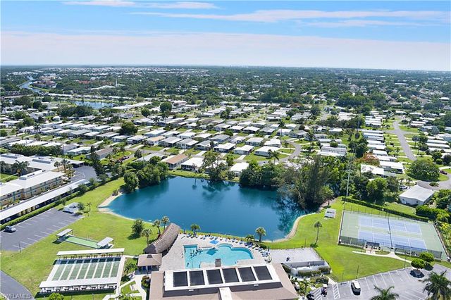 104 Brittany CT, Naples, FL 34112