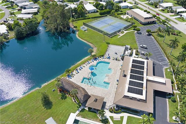 104 Brittany CT, Naples, FL 34112