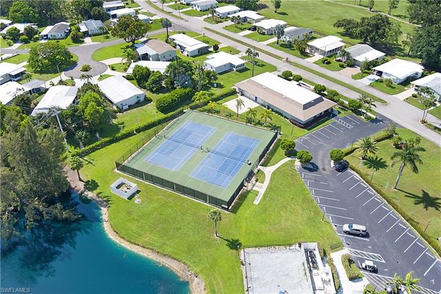 104 Brittany CT, Naples, FL 34112