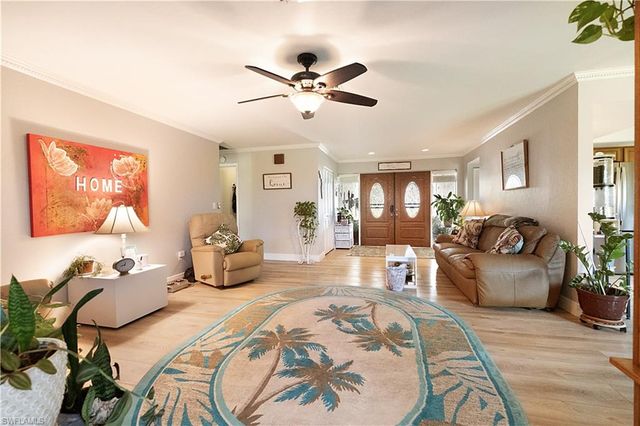 104 Brittany CT, Naples, FL 34112
