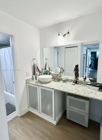 439 Lakeview Dr 106, Weston, FL 33326