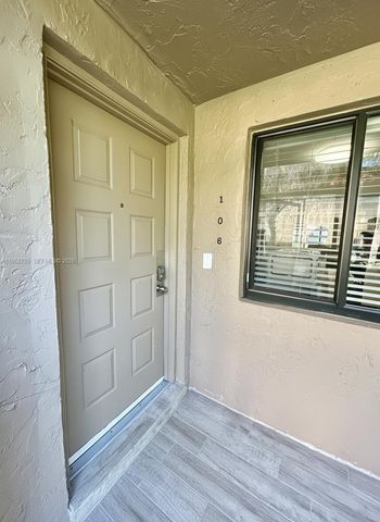 439 Lakeview Dr 106, Weston, FL 33326