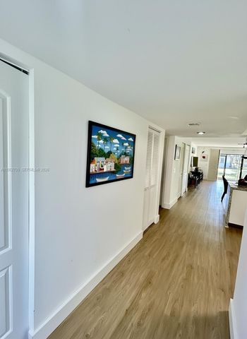 439 Lakeview Dr 106, Weston, FL 33326