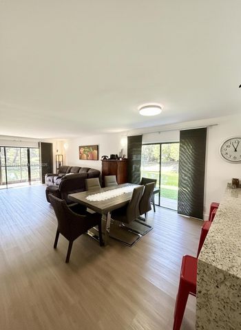 439 Lakeview Dr 106, Weston, FL 33326