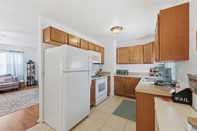 516 LAND O LAKES CT, Deland, FL 32724