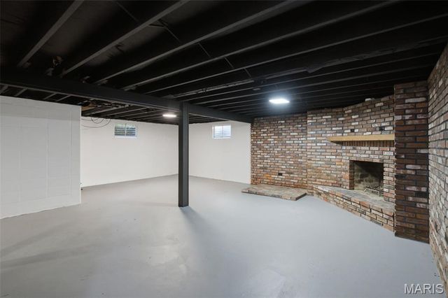 2720 Lakeport Drive, Maryland Heights, MO 63043