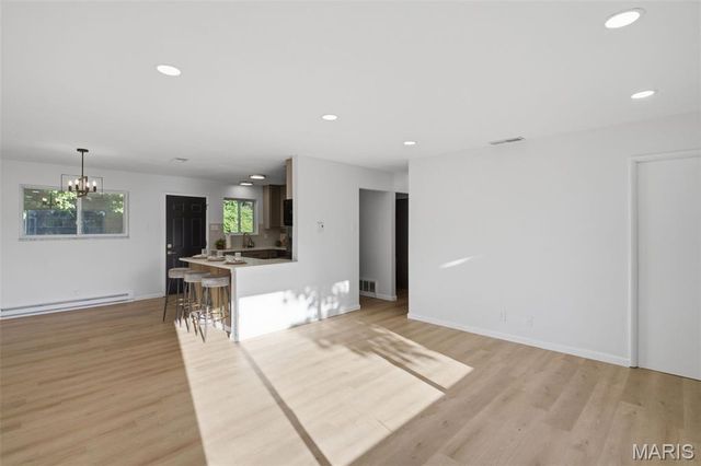 2720 Lakeport Drive, Maryland Heights, MO 63043