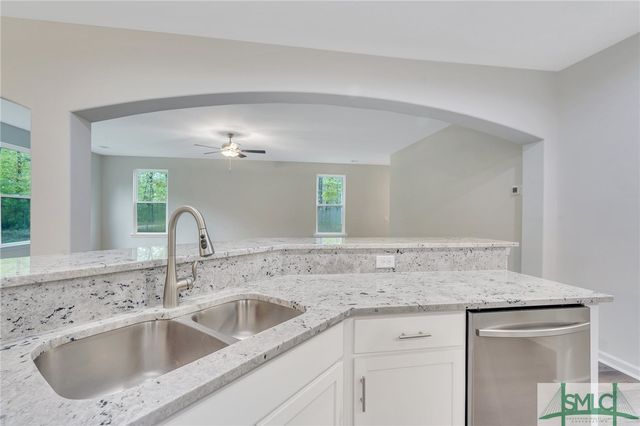 124 Kenwood Circle, Savannah, GA 31302