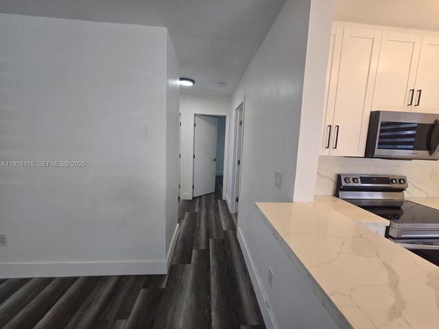 635 W 31st St, Hialeah, FL 33012