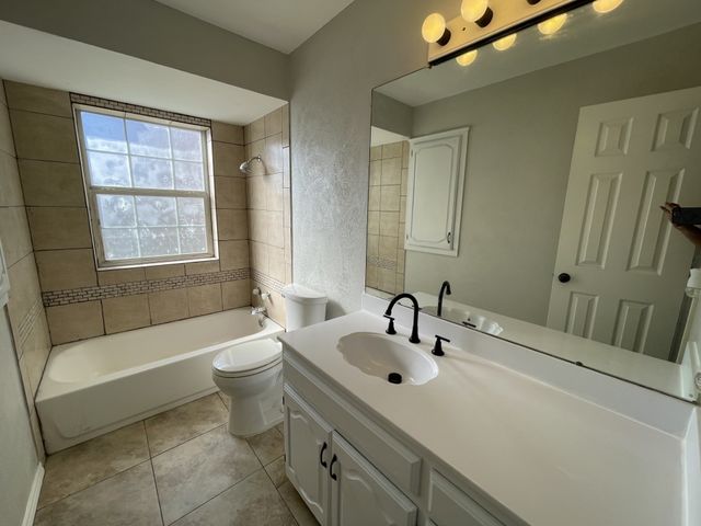 113 Deerwood Lane, Waxahachie, TX 75165