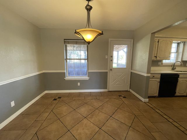 113 Deerwood Lane, Waxahachie, TX 75165