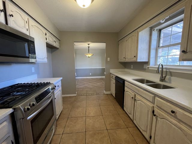 113 Deerwood Lane, Waxahachie, TX 75165