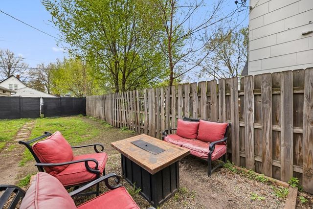 879 Charles Avenue, Saint Paul, MN 55104