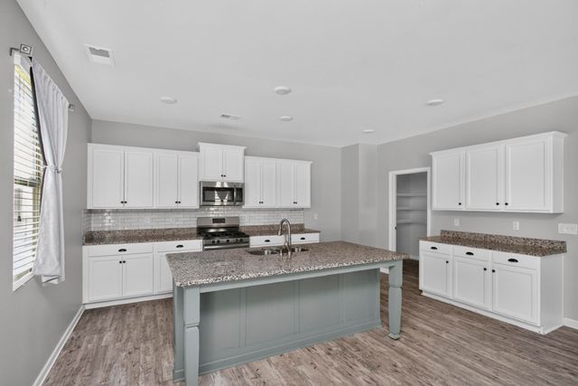 204 Princeton Dr, Lebanon, TN 37087
