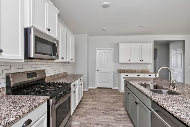 204 Princeton Dr, Lebanon, TN 37087