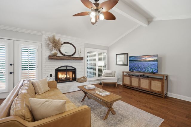 258 Creekside Lane, Coppell, TX 75019