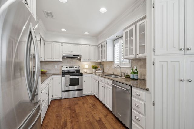 258 Creekside Lane, Coppell, TX 75019