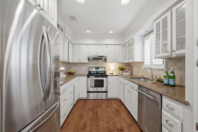 258 Creekside Lane, Coppell, TX 75019