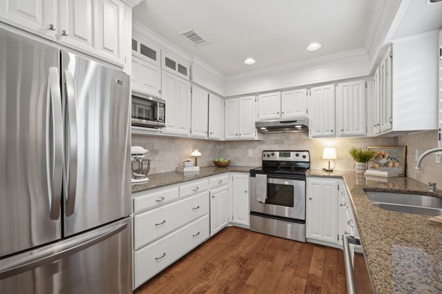 258 Creekside Lane, Coppell, TX 75019