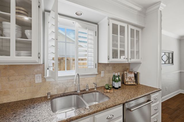 258 Creekside Lane, Coppell, TX 75019