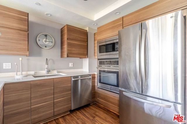 880 W 1st Street 712, Los Angeles, CA 90012