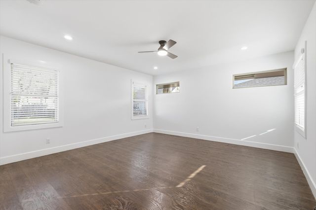 6207 Royal Lane, Dallas, TX 75230