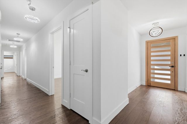 6207 Royal Lane, Dallas, TX 75230