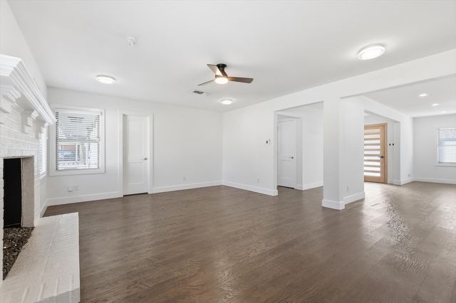 6207 Royal Lane, Dallas, TX 75230