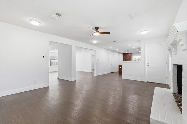 6207 Royal Lane, Dallas, TX 75230