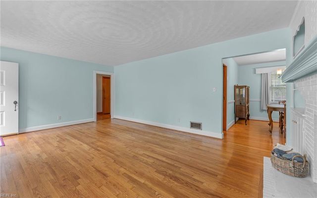 304 Sarazen DR, Portsmouth, VA 23701